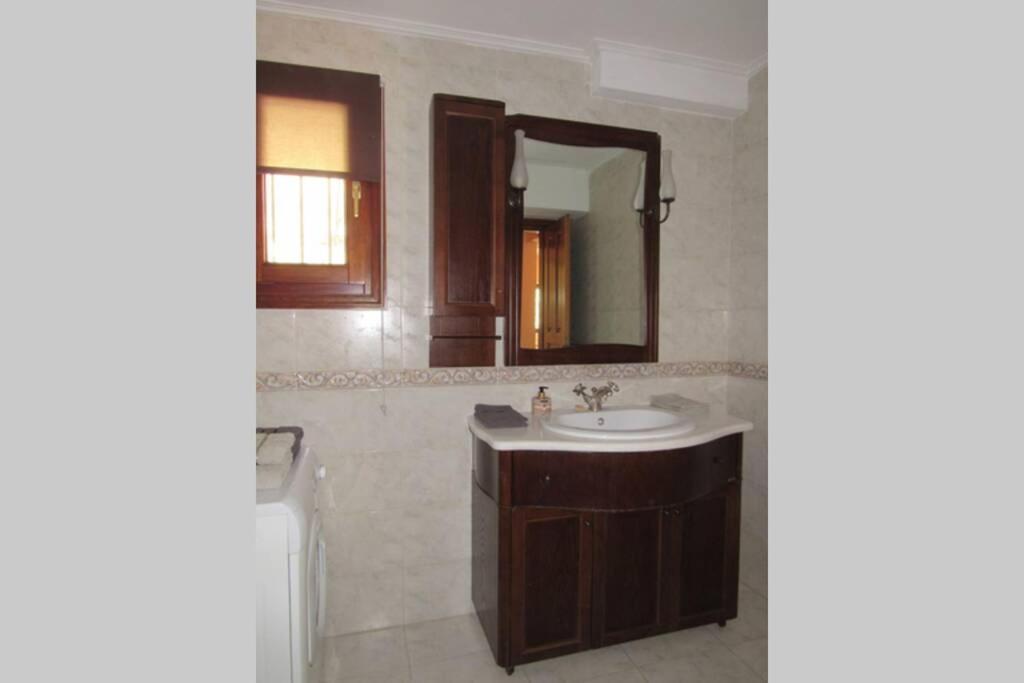 Christie'S Ground Floor Apartment By The Sea Kato Gatzea Extérieur photo